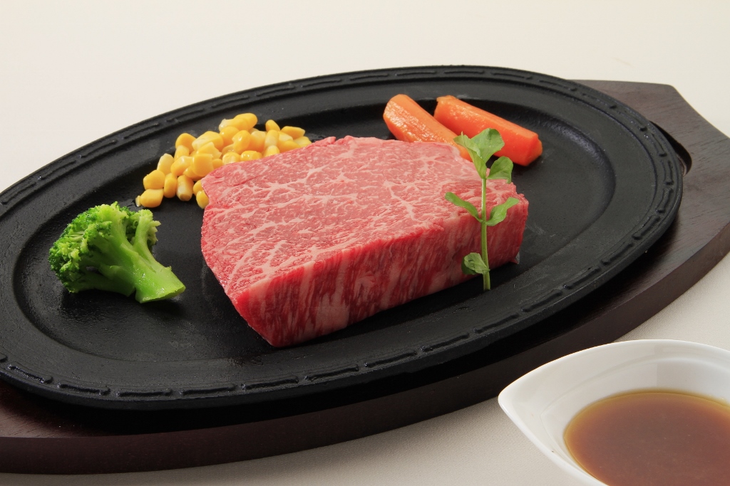 赤身ステーキ（黒毛和牛A4モモ）